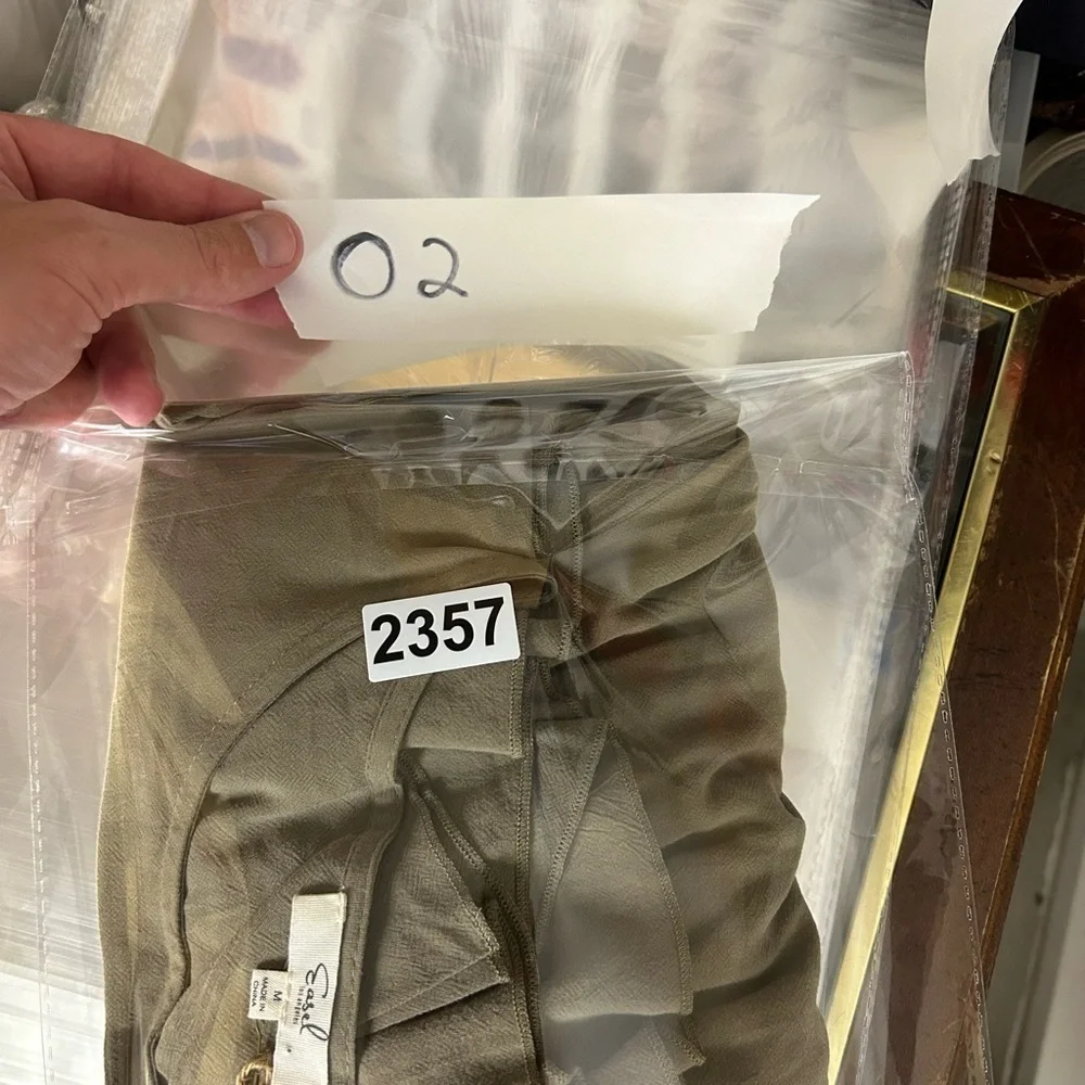 easel nwt tags